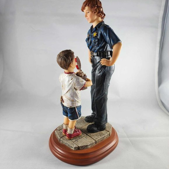 EUC - Blue Hats of Bravery Series from Vanmark "A Gift of Thanks" Edition 1/1651 - Picture 4 of 5